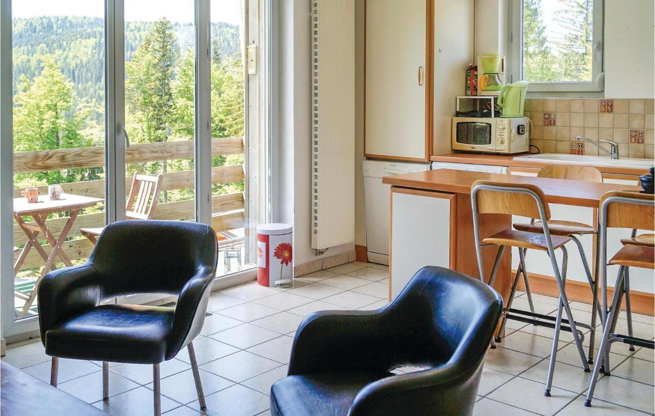Cozy Apartment In Premanon With Kitchenette Exterior photo
