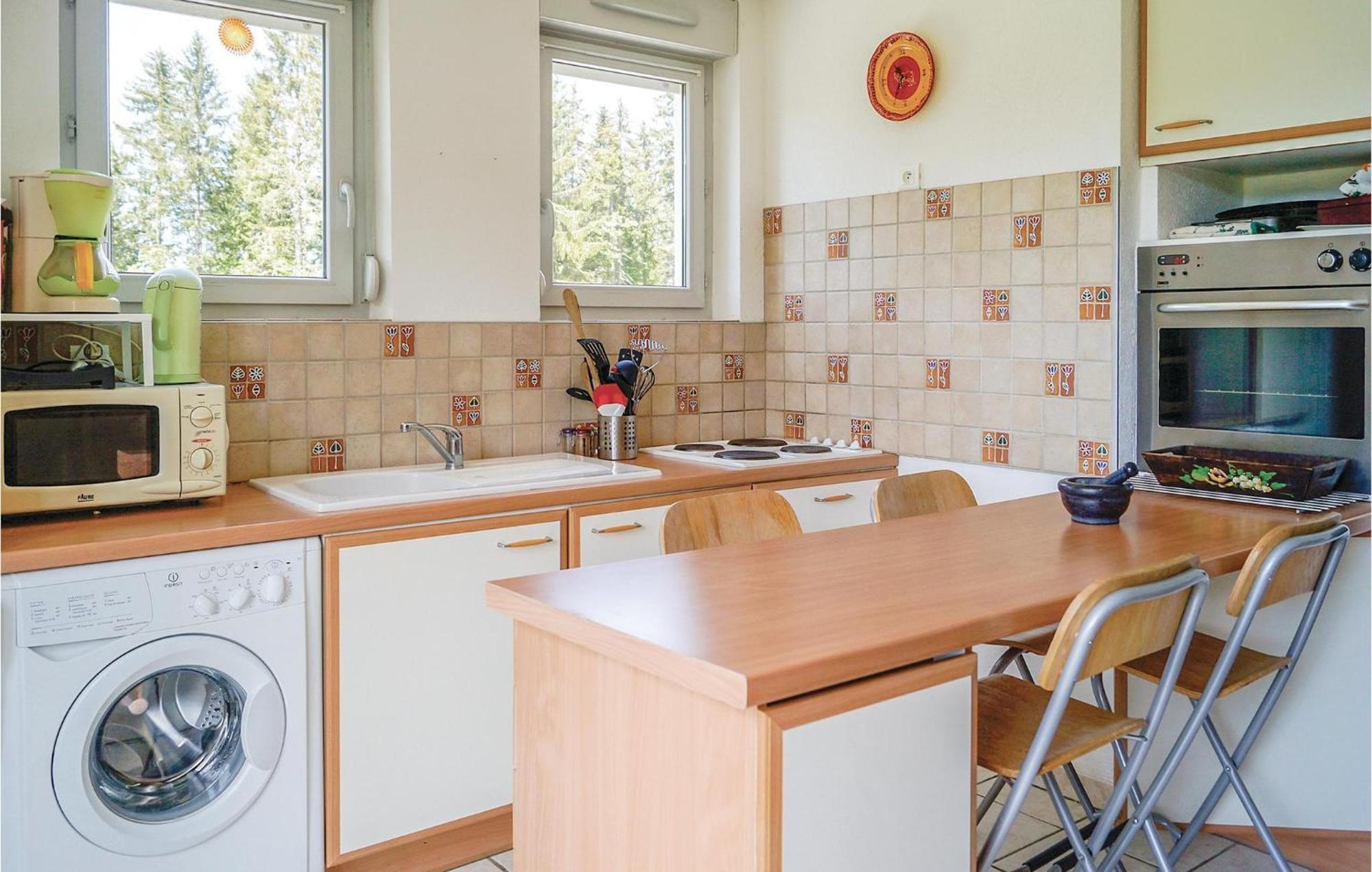 Cozy Apartment In Premanon With Kitchenette Exterior photo